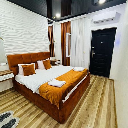 Hotel Nana'S House Batumi Esterno foto