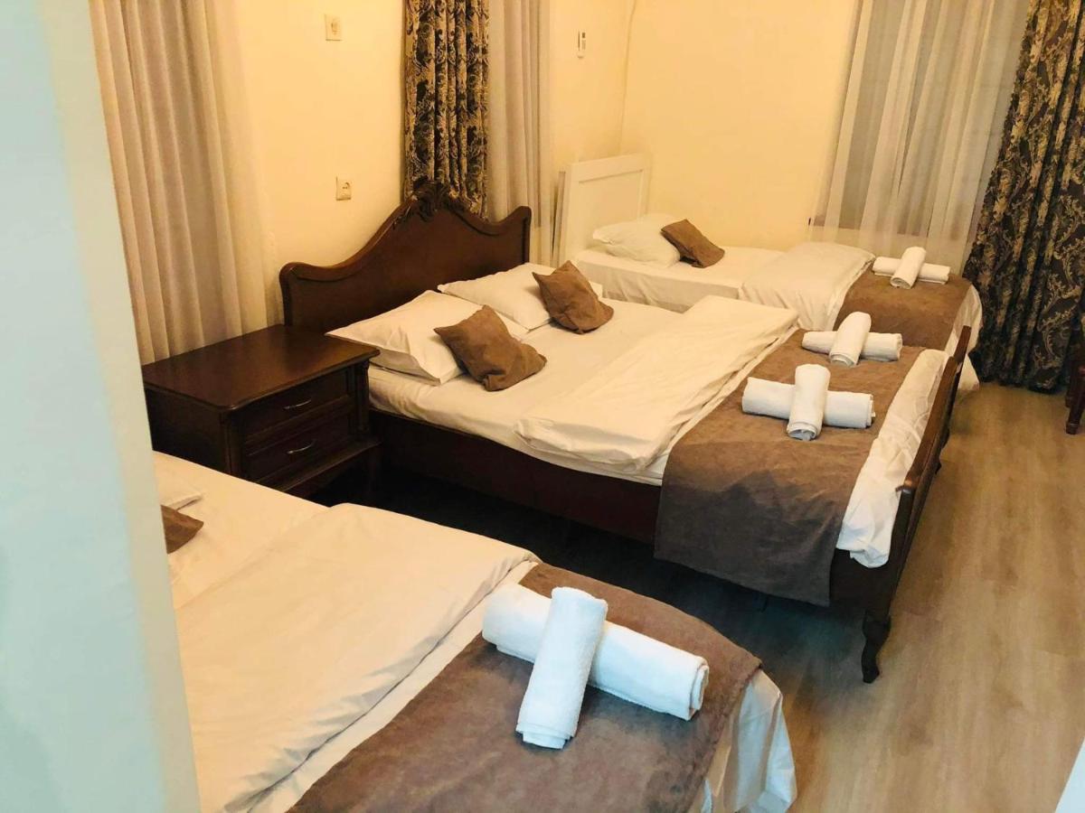 Hotel Nana'S House Batumi Esterno foto