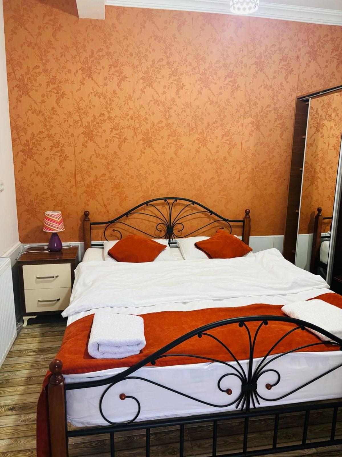 Hotel Nana'S House Batumi Esterno foto