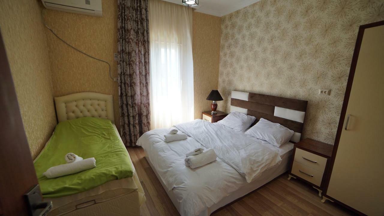 Hotel Nana'S House Batumi Esterno foto