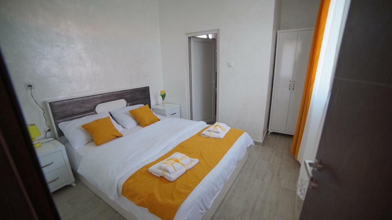 Hotel Nana'S House Batumi Esterno foto